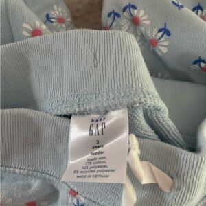 Baby gap floral sweatsuit- 3T/4T